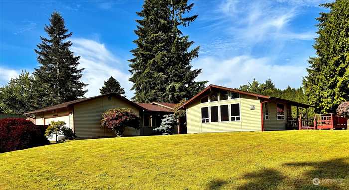 photo 1: 26050 141st Avenue SE, Kent WA 98042