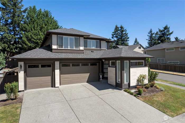 photo 1: 13324 SE 262nd Street, Kent WA 98042