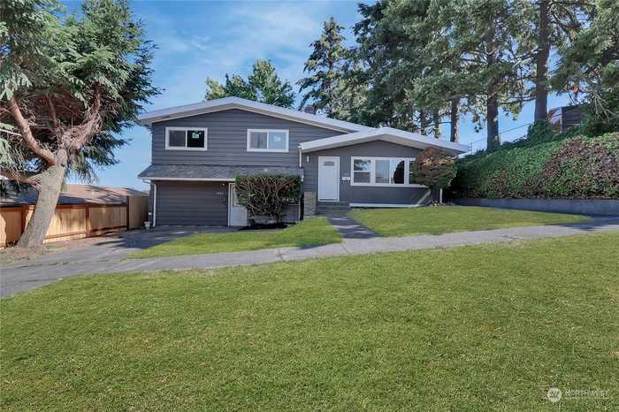 photo 1: 1813 S 36th Street, Tacoma WA 98408