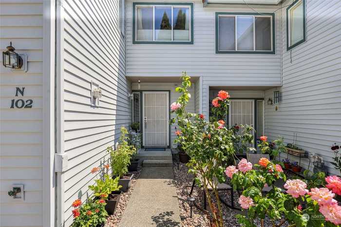 photo 1: 23501 112th Avenue SE Unit N102, Kent WA 98031