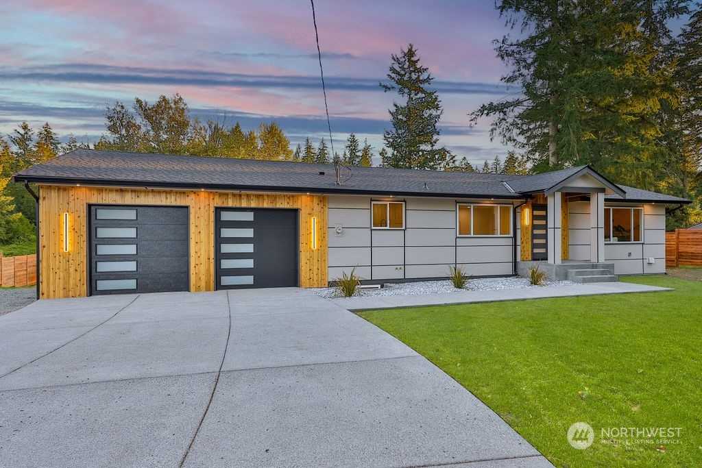 photo 1: 18415 SE Covington Sawyer Road, Kent WA 98042