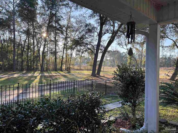 photo 1: 6457 Kembro Rd, Milton FL 32570