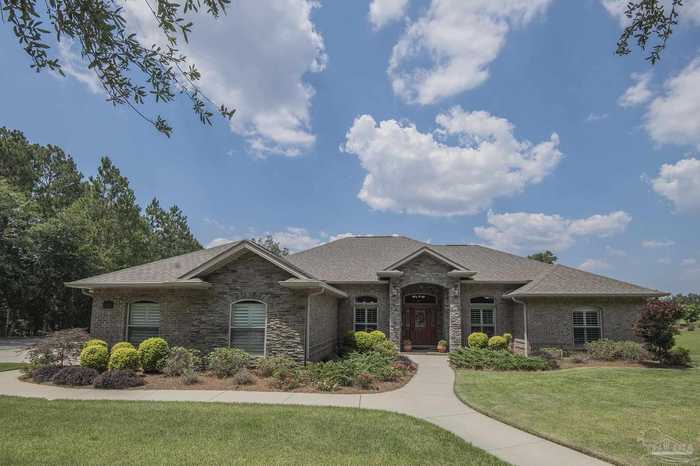 photo 2: 5696 Dunbar Cir, Milton FL 32583