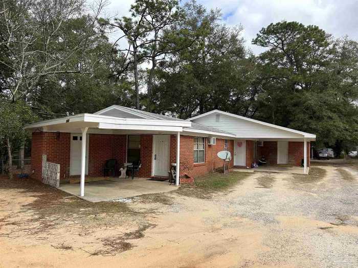 photo 1: 3920 N 10th Ave, Pensacola FL 32503