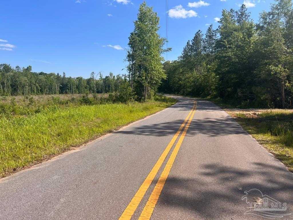 photo 2: 6 Cotton Lake Rd, Molino FL 32577