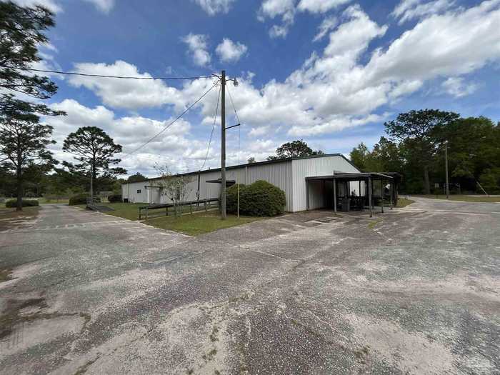 photo 2: 6225 Dixie Rd, Milton FL 32570