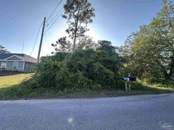 photo 2: Pentagon St, Gulf Breeze FL 32563