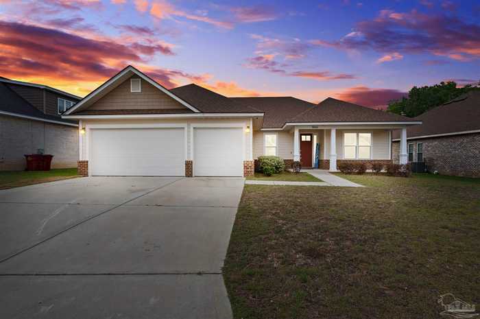 photo 1: 8016 Majestic Cypress Dr, Milton FL 32583