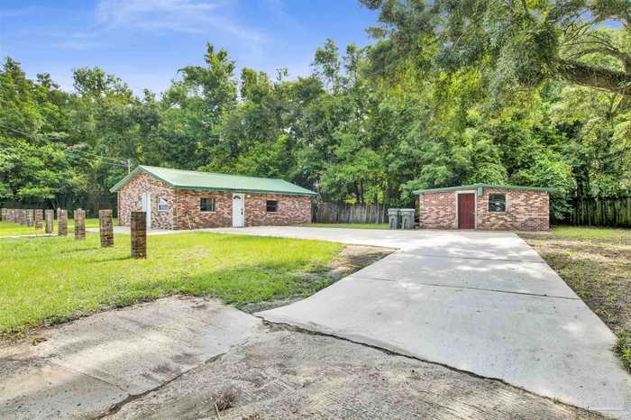 photo 1: 7912 Alexia Ave, Pensacola FL 32534