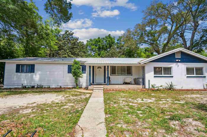 photo 1: 620 Prichard Ave, Pensacola FL 32514