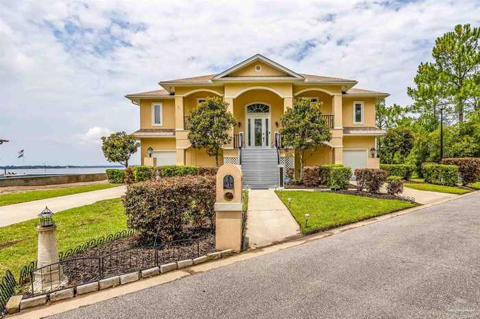 photo 1: 2043 Crown Pointe Blvd, Pensacola FL 32506