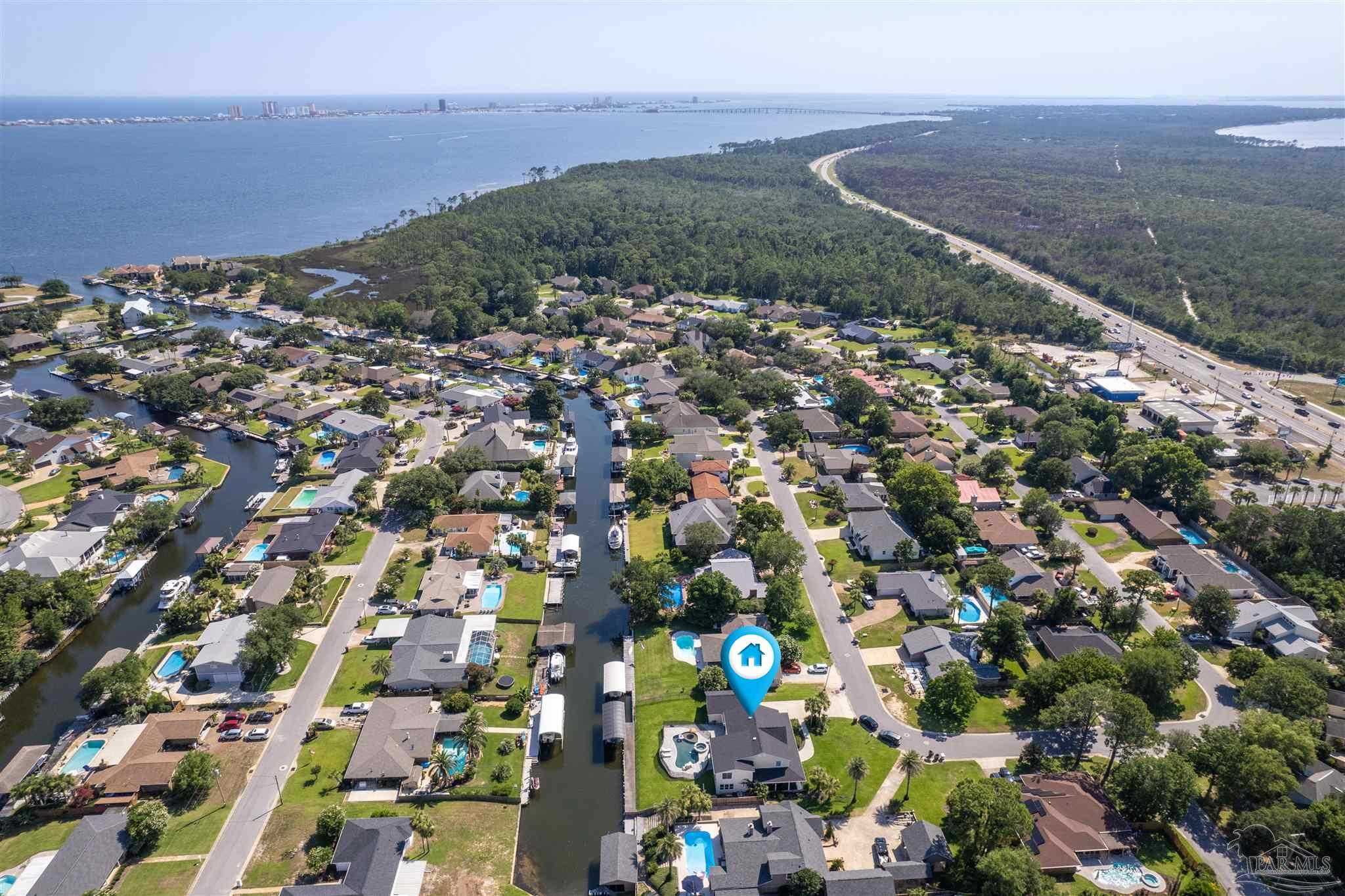 photo 3: 976 Grand Canal St, Gulf Breeze FL 32563