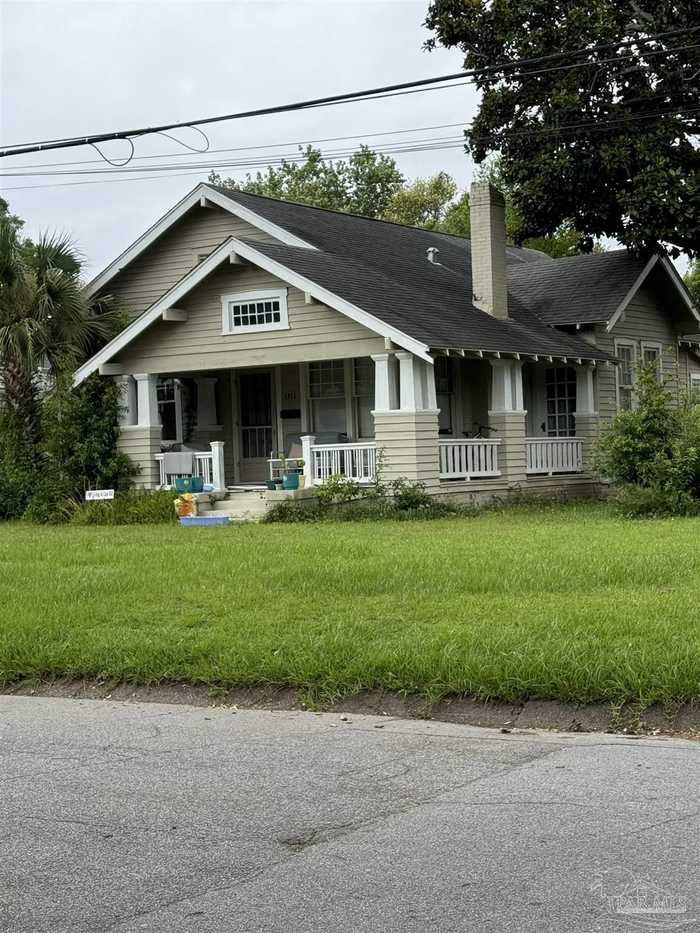 photo 1: 1313 N 16th Ave, Pensacola FL 32503