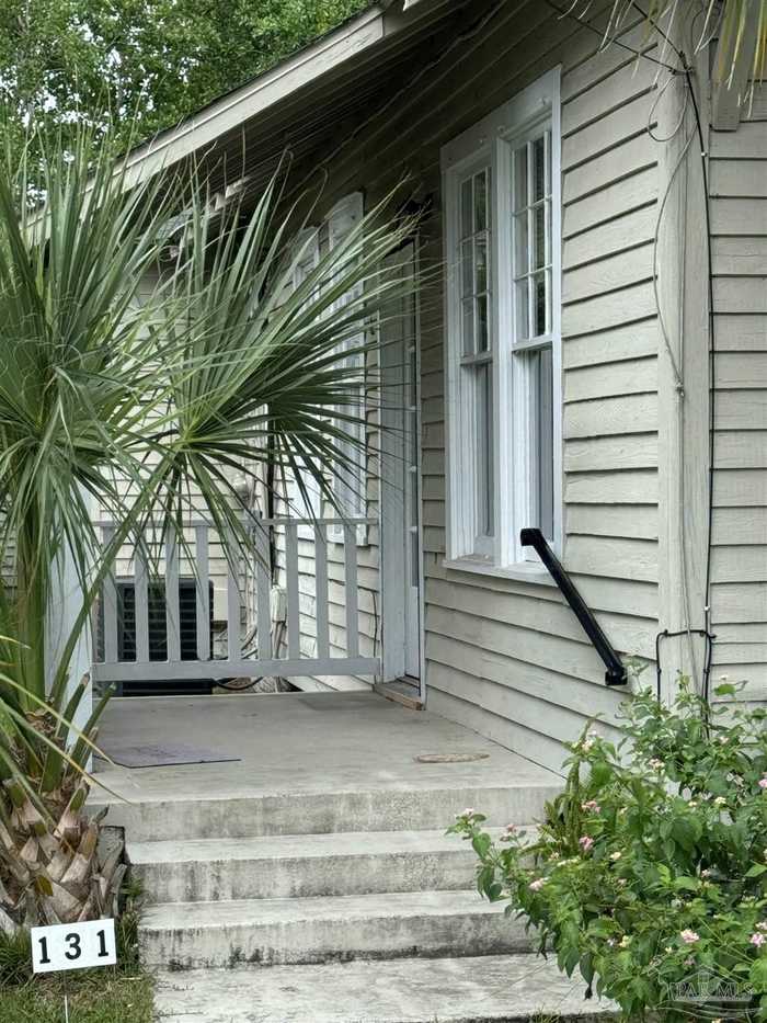 photo 2: 1313 N 16th Ave, Pensacola FL 32503