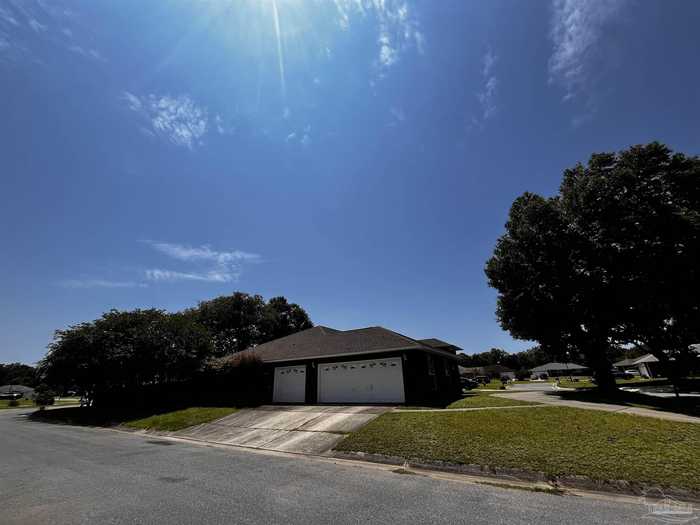 photo 2: 10823 Country Ostrich Dr, Pensacola FL 32534