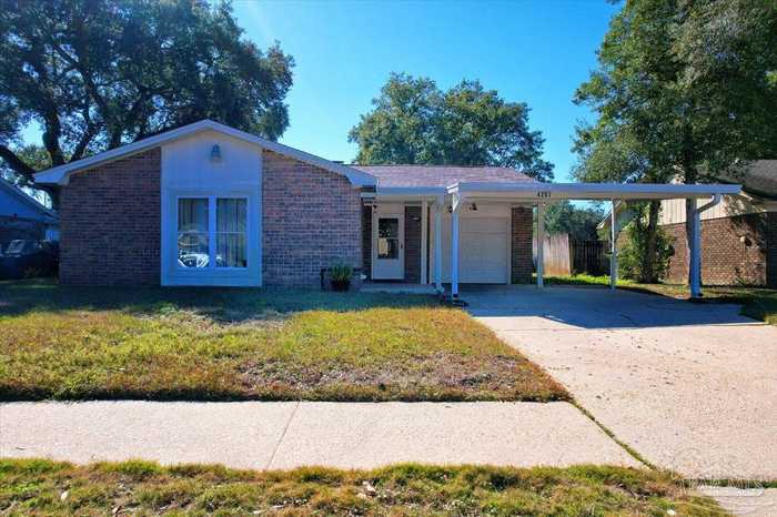 photo 1: 4207 Elmcrest Dr, Pensacola FL 32504