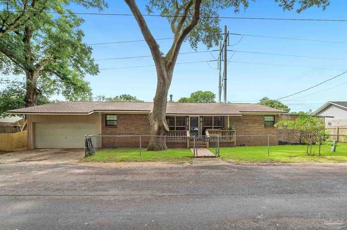 photo 1: 2502 Dunn St, Pensacola FL 32526