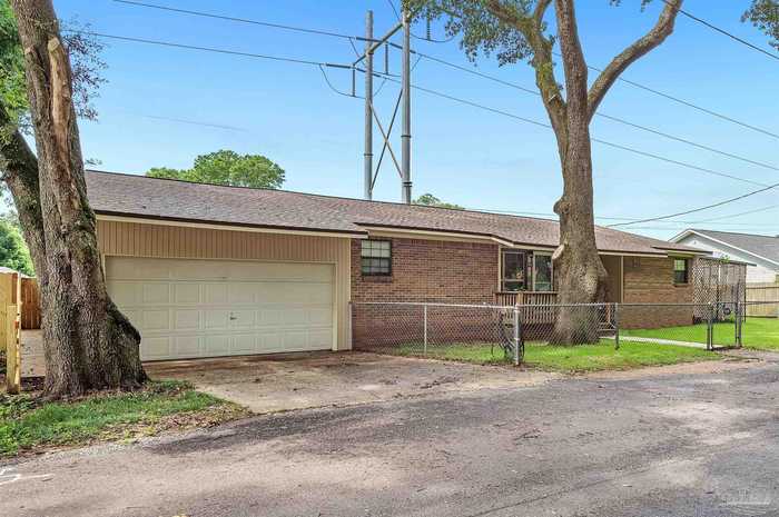 photo 2: 2502 Dunn St, Pensacola FL 32526