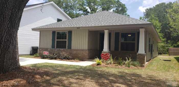 photo 1: 535 Ketch Creek Dr, Cantonment FL 32533