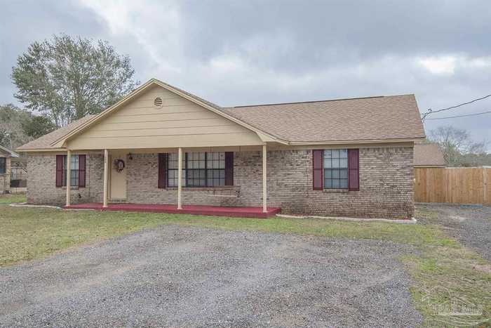 photo 1: 1888 W Kingsfield Dr, Cantonment FL 32533