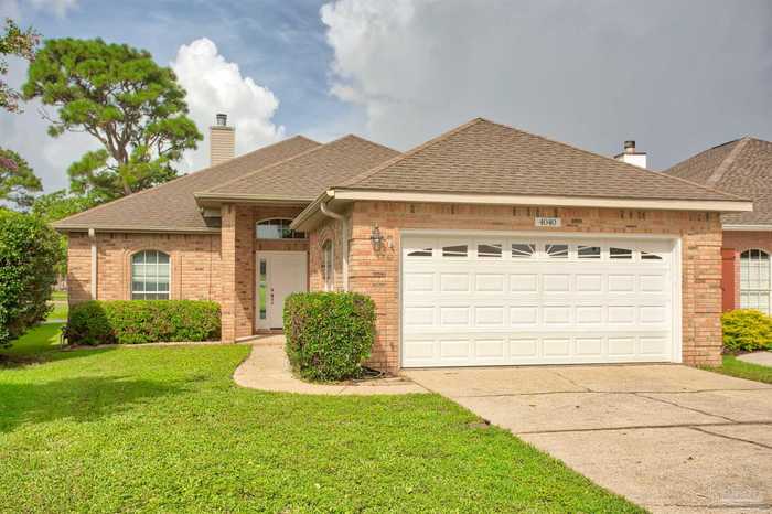 photo 1: 4040 Longwood Cir, Gulf Breeze FL 32563