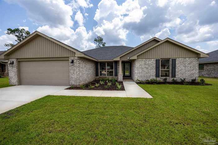 photo 1: 6227 Pineapple Dr, Milton FL 32570