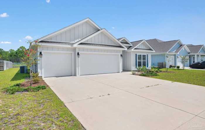 photo 1: 5996 Forest Bay Ave, Gulf Breeze FL 32563