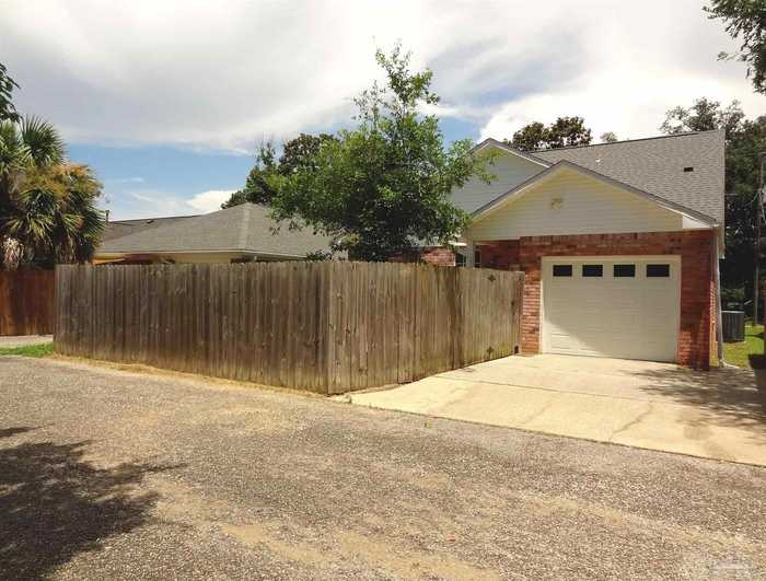 photo 17: 1141 E Blount St, Pensacola FL 32503