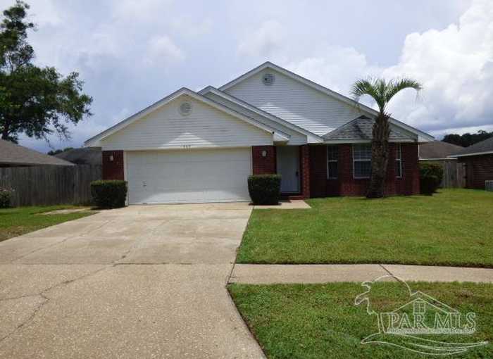 photo 1: 1960 Joshua Dr, Cantonment FL 32533