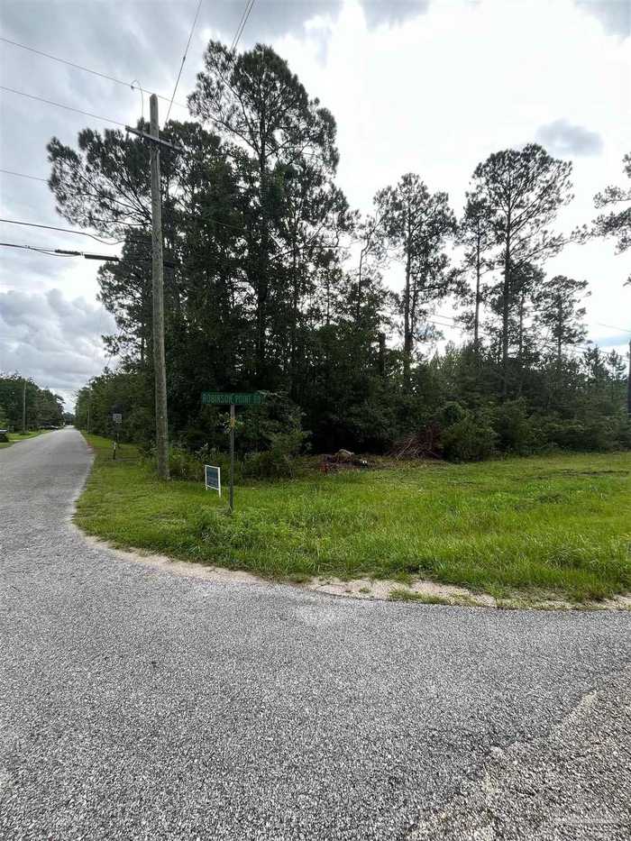 photo 4: 1 Bain Dr, Milton FL 32583