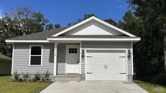 photo 2: 3126 Glade Dr, Milton FL 32583