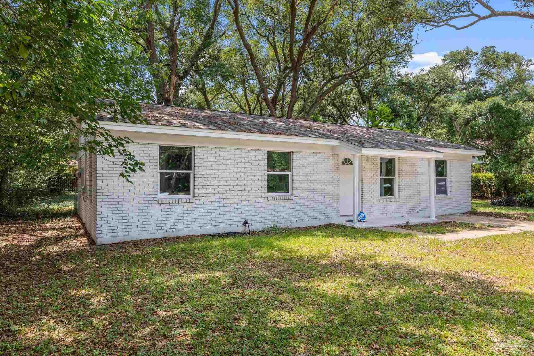 photo 2: 5665 Gainswood Ct, Pensacola FL 32526