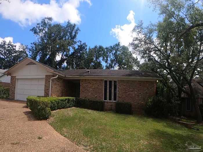 photo 1: 8839 Meadowbrook Dr, Pensacola FL 32514