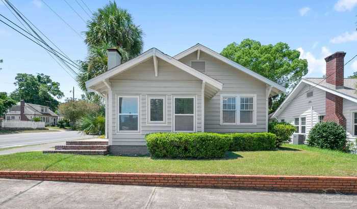 photo 1: 801 N 19th Ave, Pensacola FL 32501