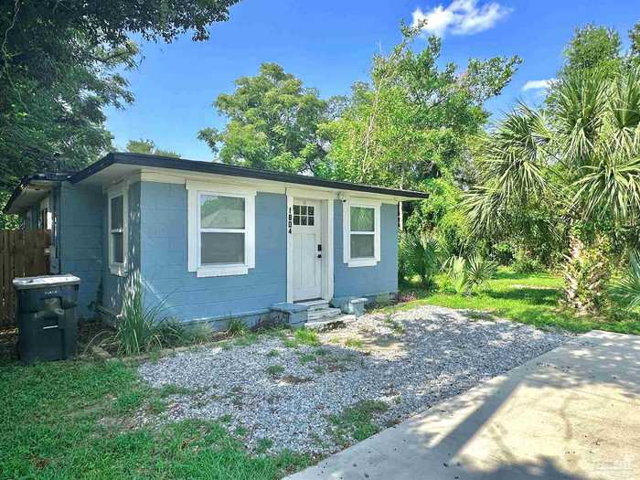 photo 1: 1804 W St Joseph Ave, Pensacola FL 32501