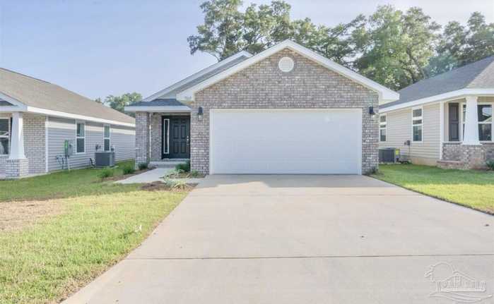 photo 1: 8086 Westpointe Ln, Pensacola FL 32506