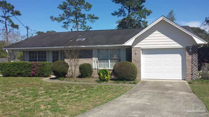 photo 2: 1400 Little Creek Dr, Pensacola FL 32506