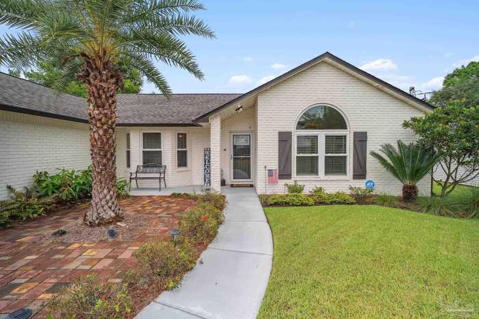 photo 2: 5617 Japonica Ave, Pensacola FL 32507