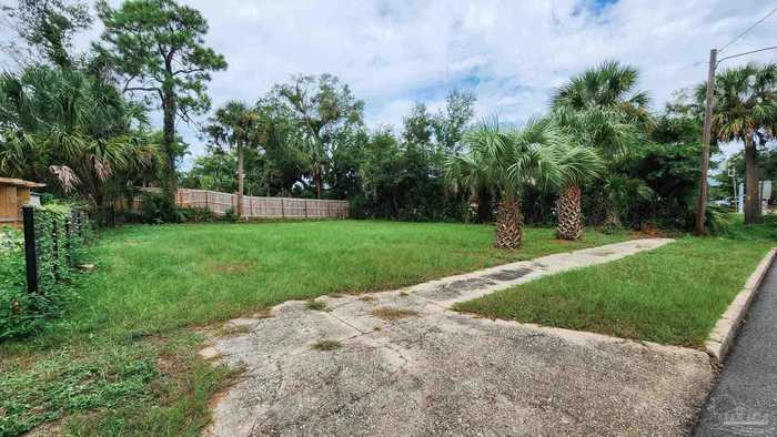 photo 1: 717 N L St, Pensacola FL 32501