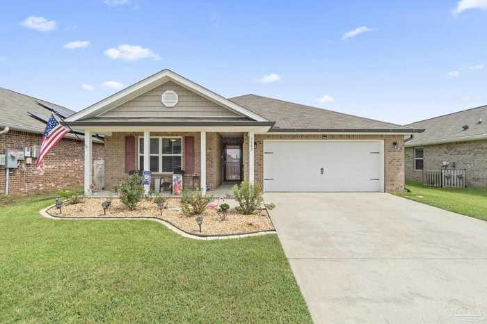 photo 1: 4082 Chickadee St, Milton FL 32583