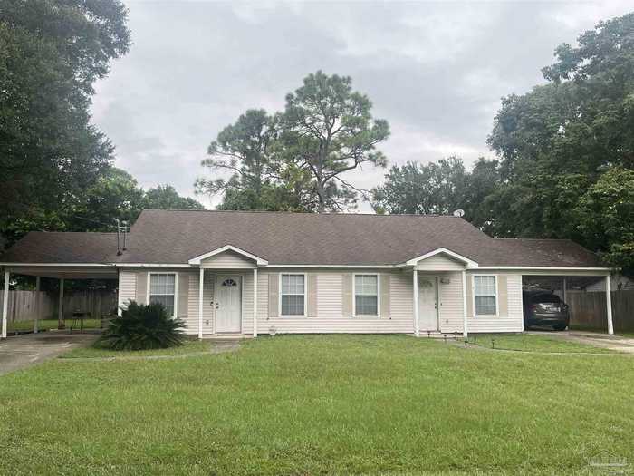 photo 1: 2350 Tupelo Ave, Pensacola FL 32526