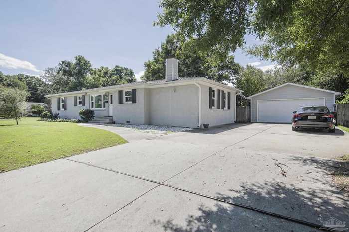 photo 2: 3207 E Mallory St, Pensacola FL 32503