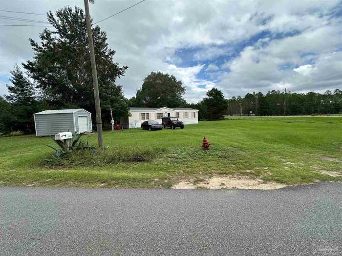 photo 1: 4402 Gentry Farms Dr, Milton FL 32583