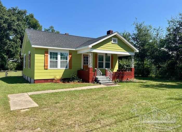 photo 1: 1320 Poppy Ave, Pensacola FL 32507