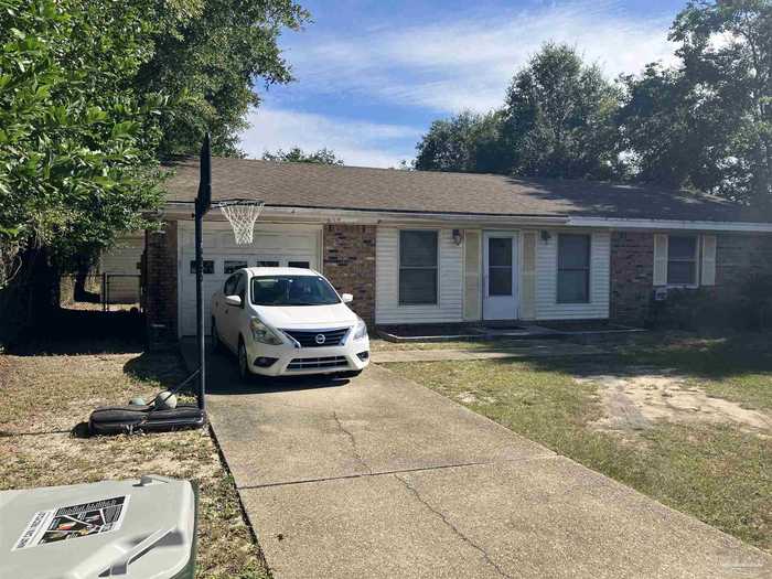 photo 1: 400 Seamarge Ln, Pensacola FL 32507