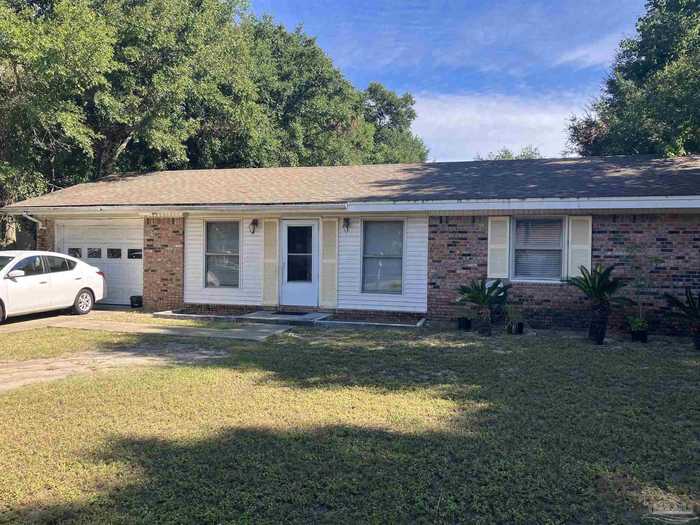 photo 2: 400 Seamarge Ln, Pensacola FL 32507