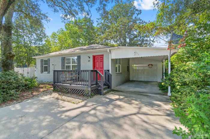 photo 1: 611 W Sunset Ave, Pensacola FL 32507