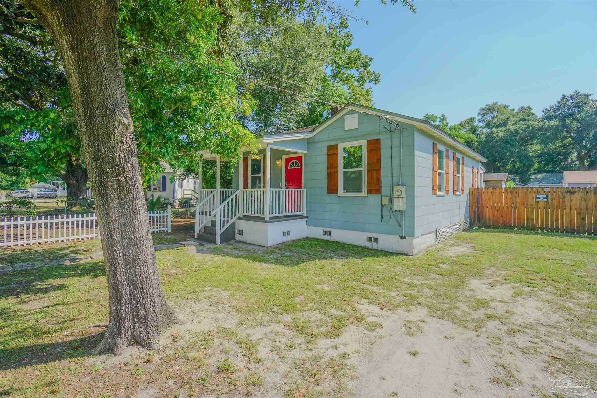 photo 2: 19 E Carver Dr, Pensacola FL 32507