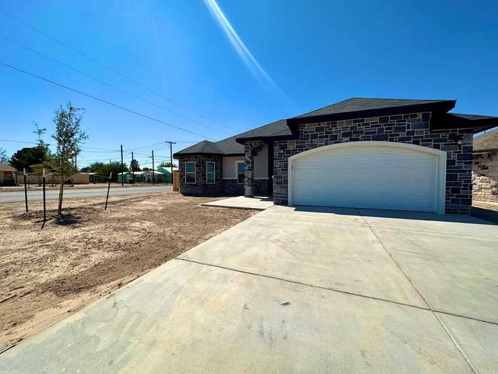 photo 2: 1643 Cherry St, Pecos TX 79772