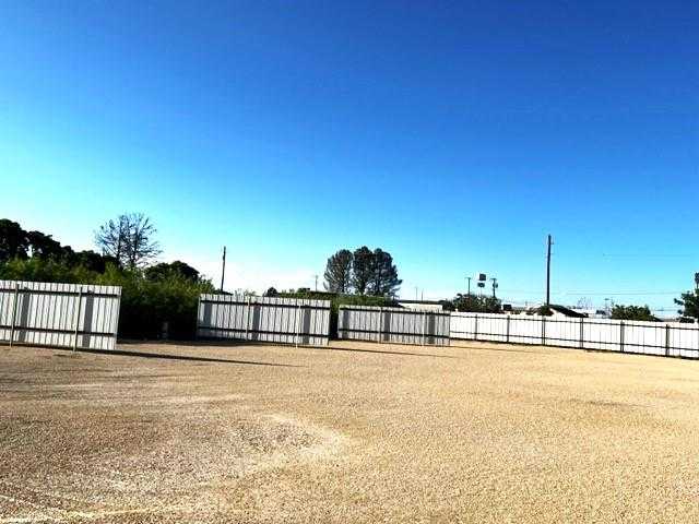 photo 1: 214 Ave E, Grandfalls TX 79742